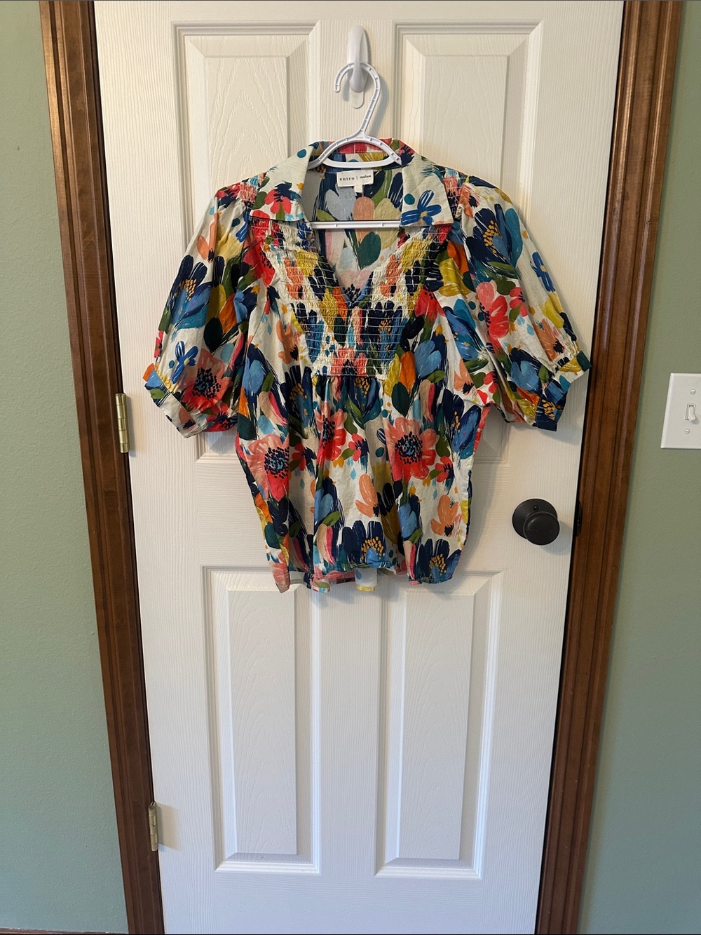 entro Multicolor Floral Smocked V-Neck Puff Sleeve Blouse